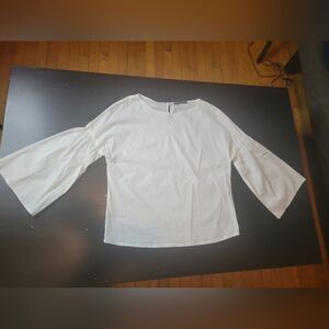 Harlowe and Graham bell sleeve blouse Size Small